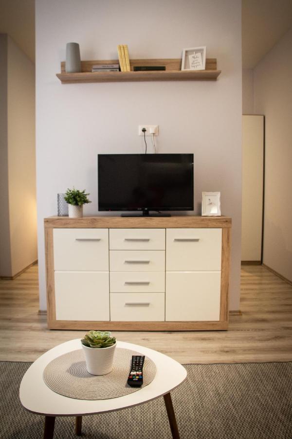 Loli Apartman Мишкольц Экстерьер фото